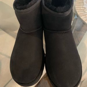 Ugg Classic Mini Black Size 7 Never worn